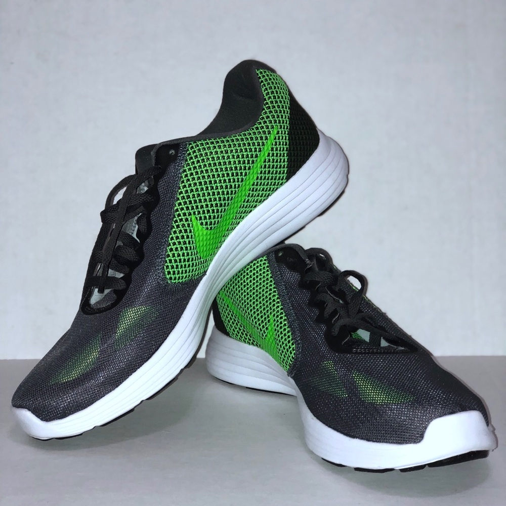Nike Revolution 3 Running Shoes